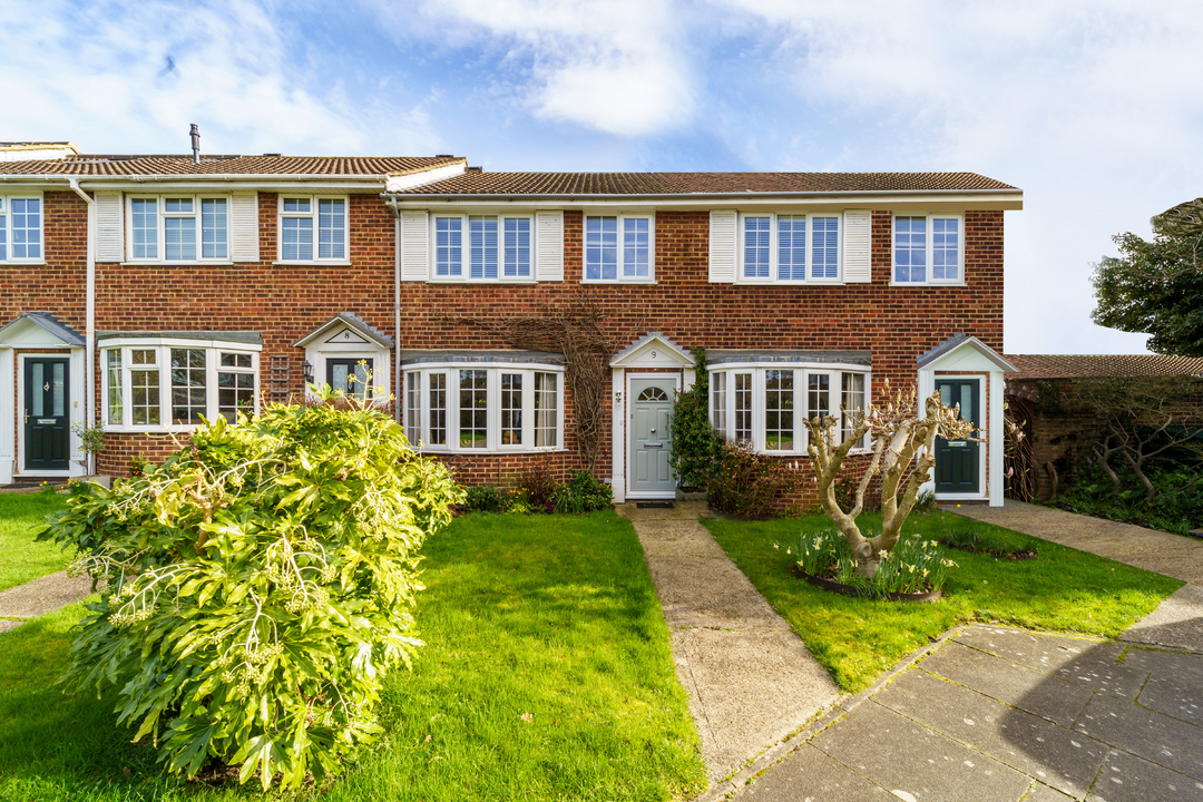 4 bed terraced house for sale in Road, Hanwell 1