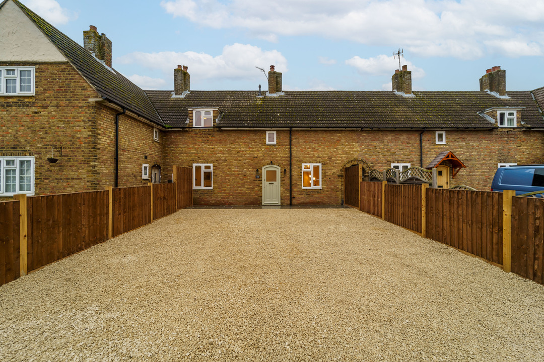 3 bed terraced house for sale in Malthouse Square, Beaconsfield  - Property Image 6