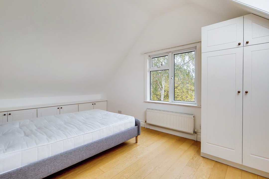 2 bed apartment to rent in Woodville Road, London  - Property Image 4