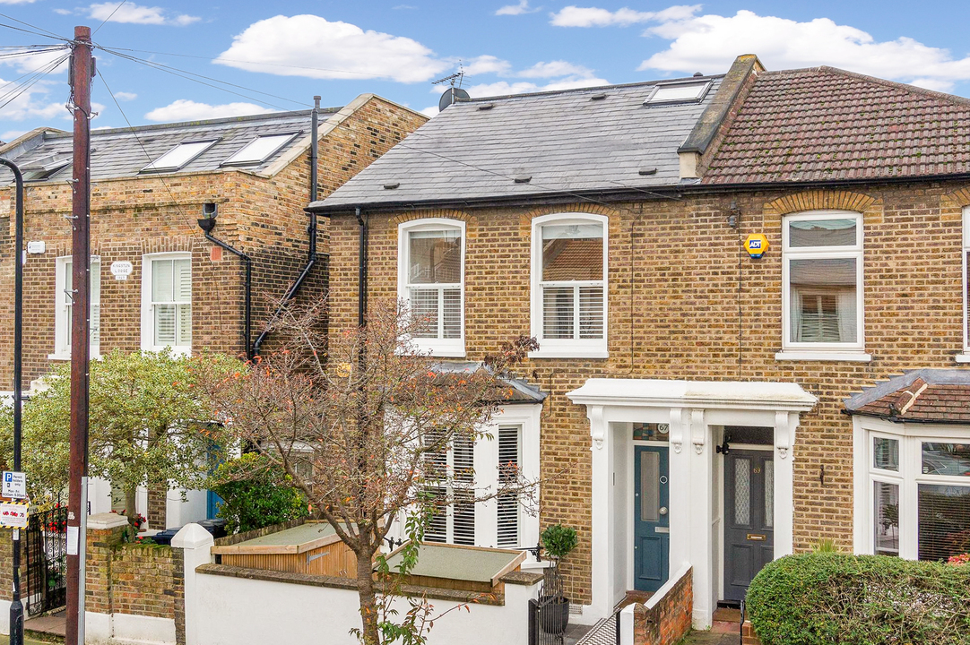 5 bed semi-detached house for sale in Shakespeare Road, Acton  - Property Image 2