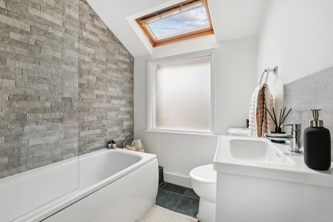 5 bed terraced house for sale in Endsleigh Road, Ealing  - Property Image 14