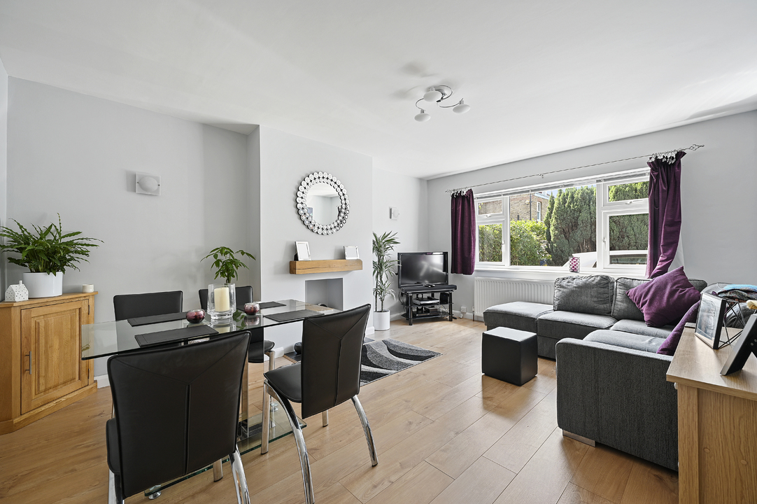 2 bed apartment for sale in Ealing, London  - Property Image 1