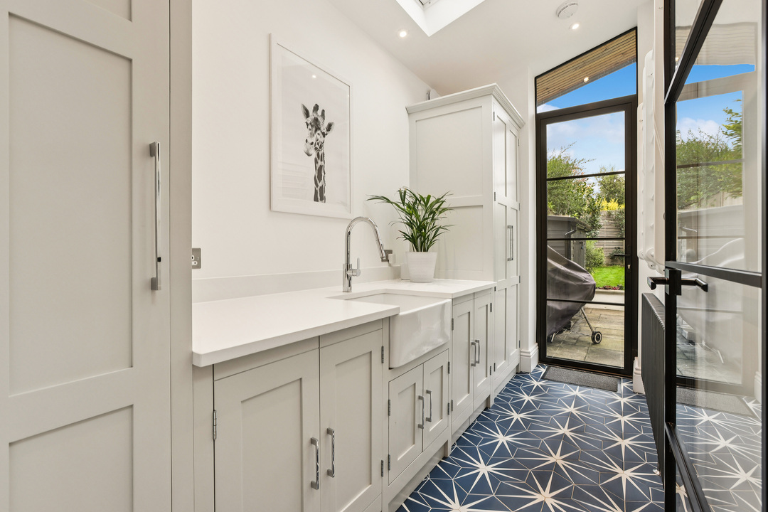 5 bed semi-detached house for sale in Elers Road, Ealing, London, W13  - Property Image 10