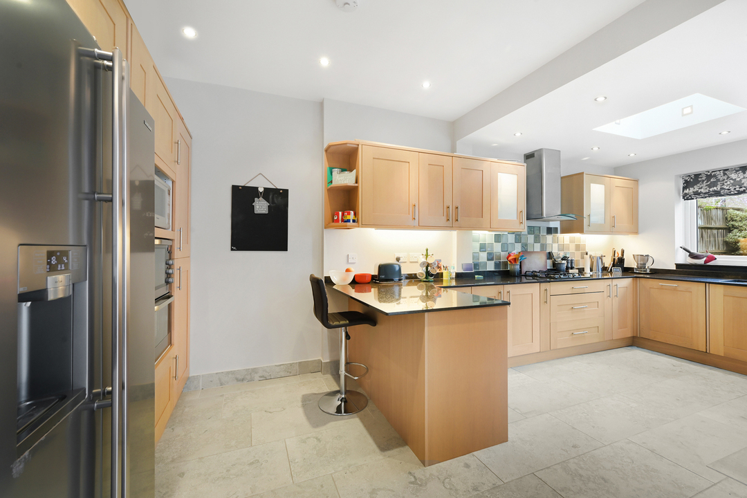 5 bed semi-detached house for sale in Waldemar Avenue, London  - Property Image 2
