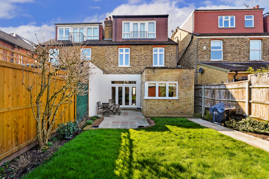 5 bed semi-detached house for sale in Waldemar Avenue, London  - Property Image 10