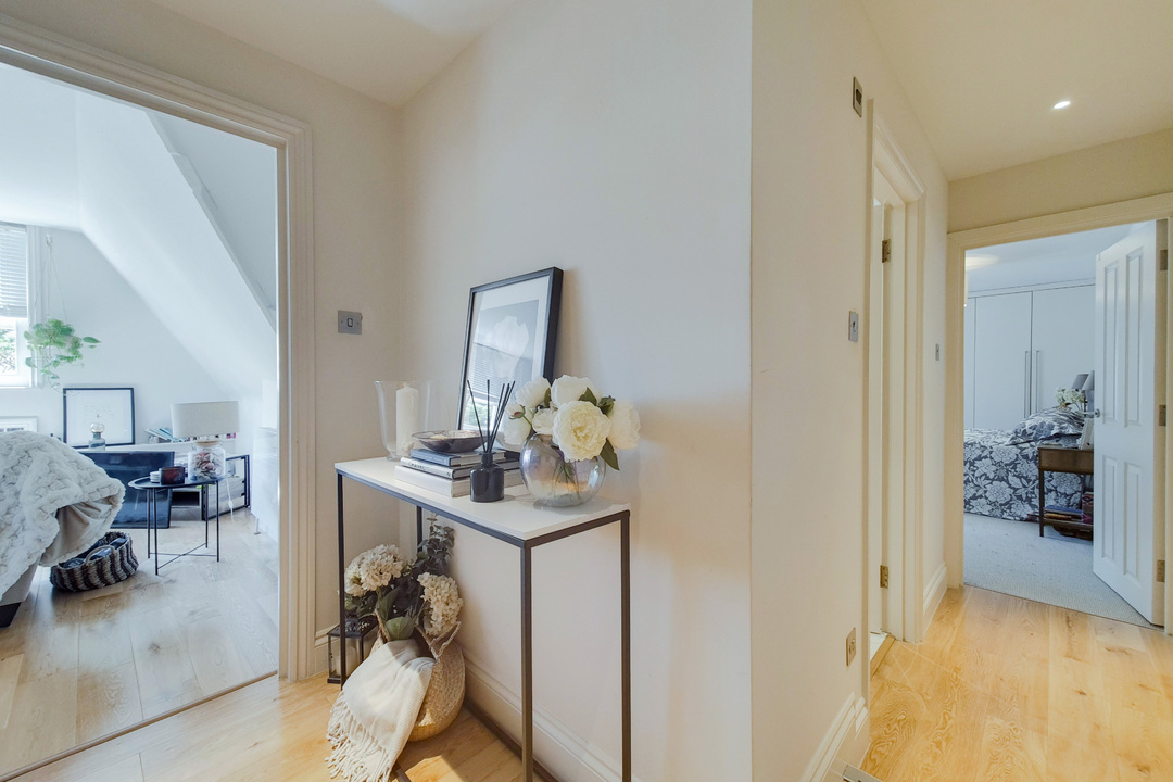 1 bed apartment to rent in North Common Road, Ealing 10