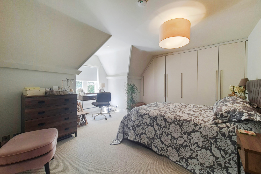 1 bed apartment to rent in North Common Road, Ealing 5