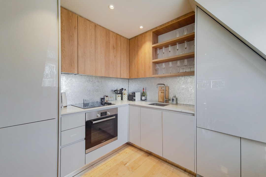 1 bed apartment to rent in 19 North Common Road, London  - Property Image 1