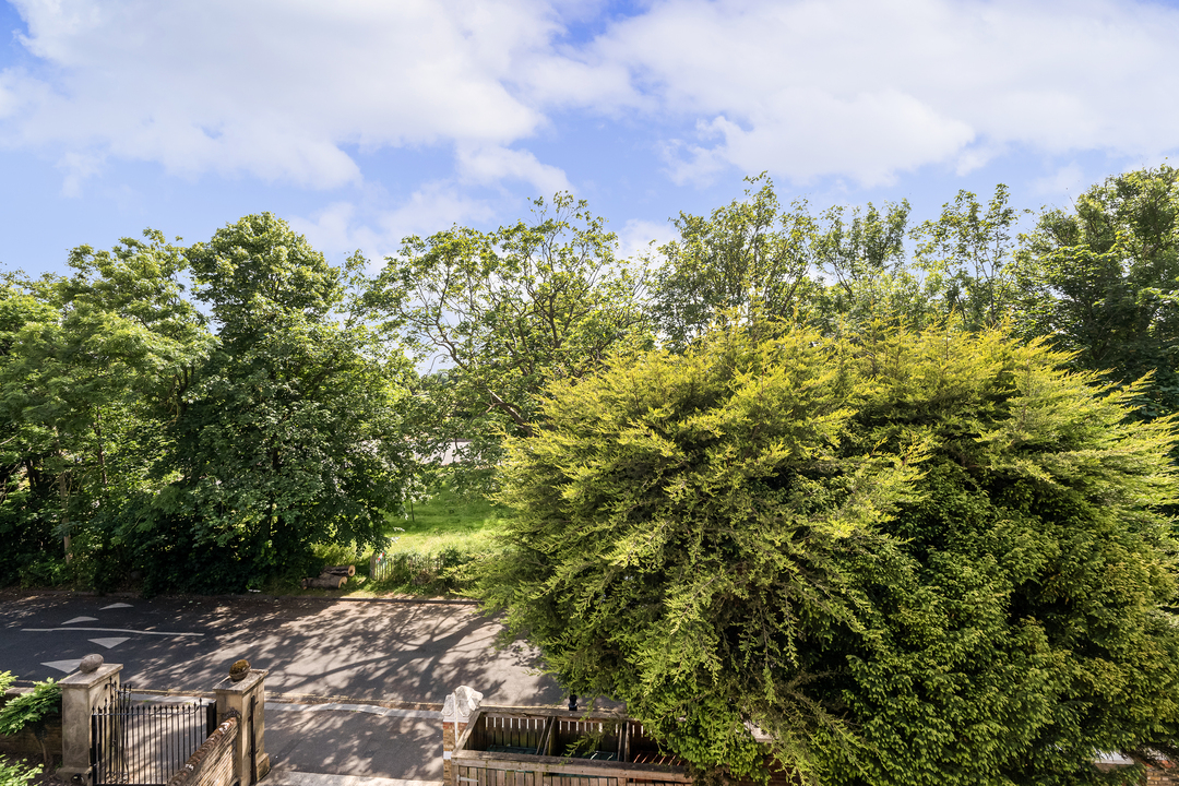 1 bed apartment to rent in North Common Road, Ealing  - Property Image 18