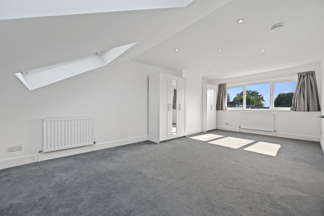 4 bed terraced house to rent in St. Georges Avenue, Ealing  - Property Image 8