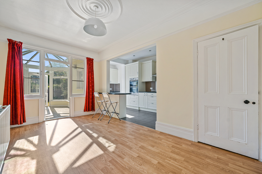 4 bed terraced house to rent in St. Georges Avenue, Ealing  - Property Image 5