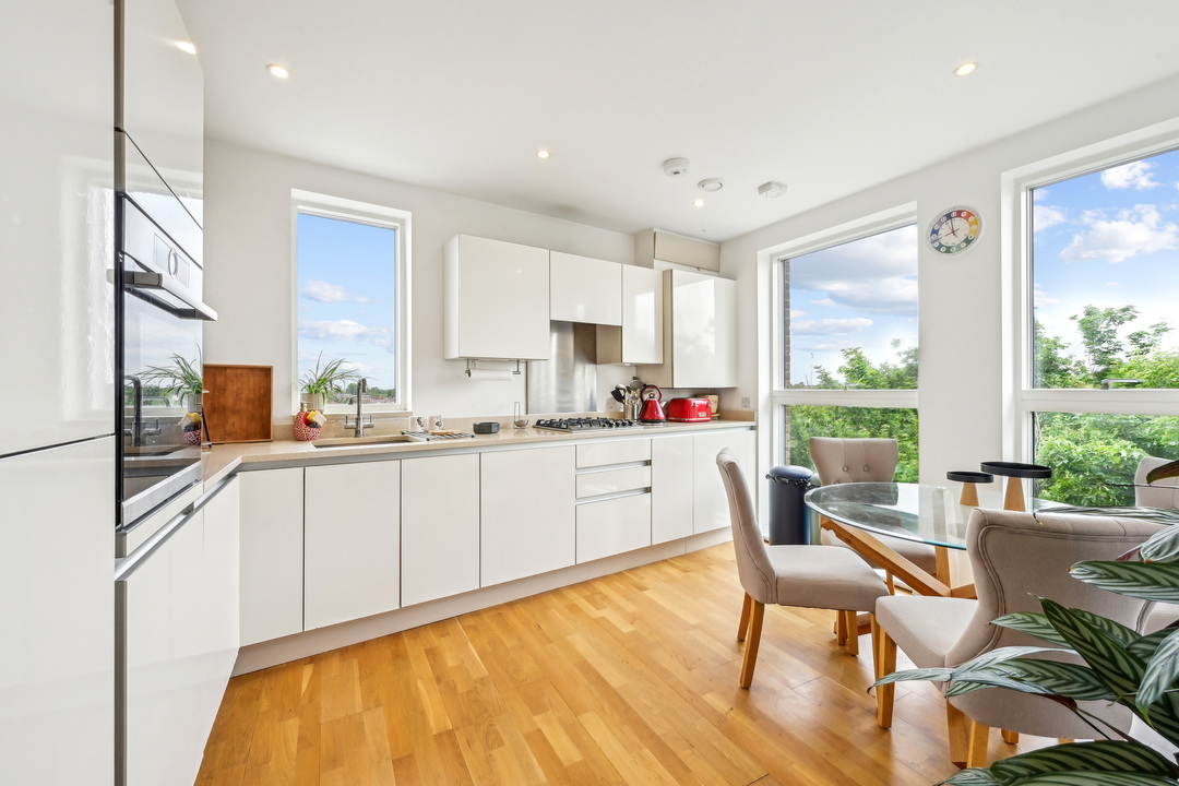 2 bed apartment for sale in Manor Road, Ealing, W13