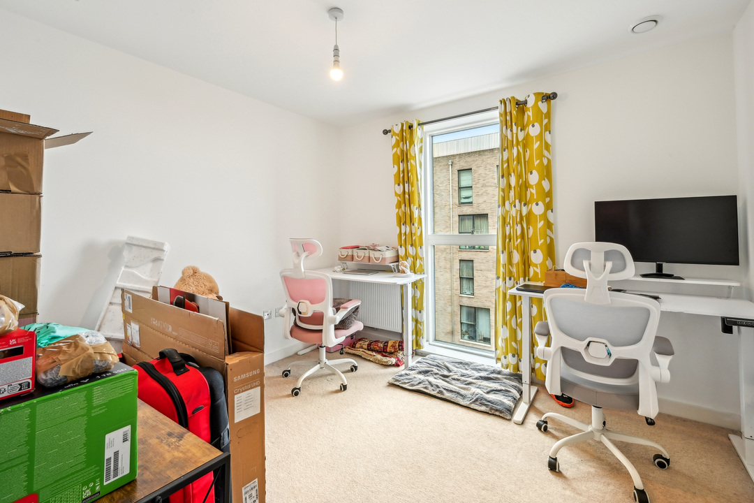 2 bed apartment for sale in Manor Road, Ealing 9