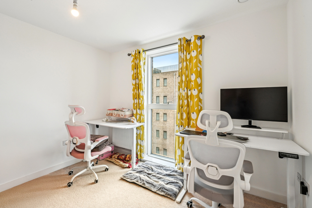 2 bed apartment for sale in Manor Road, Ealing 13