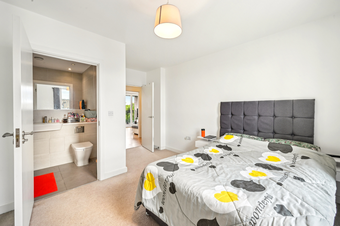 2 bed apartment for sale in Manor Road, Ealing 11