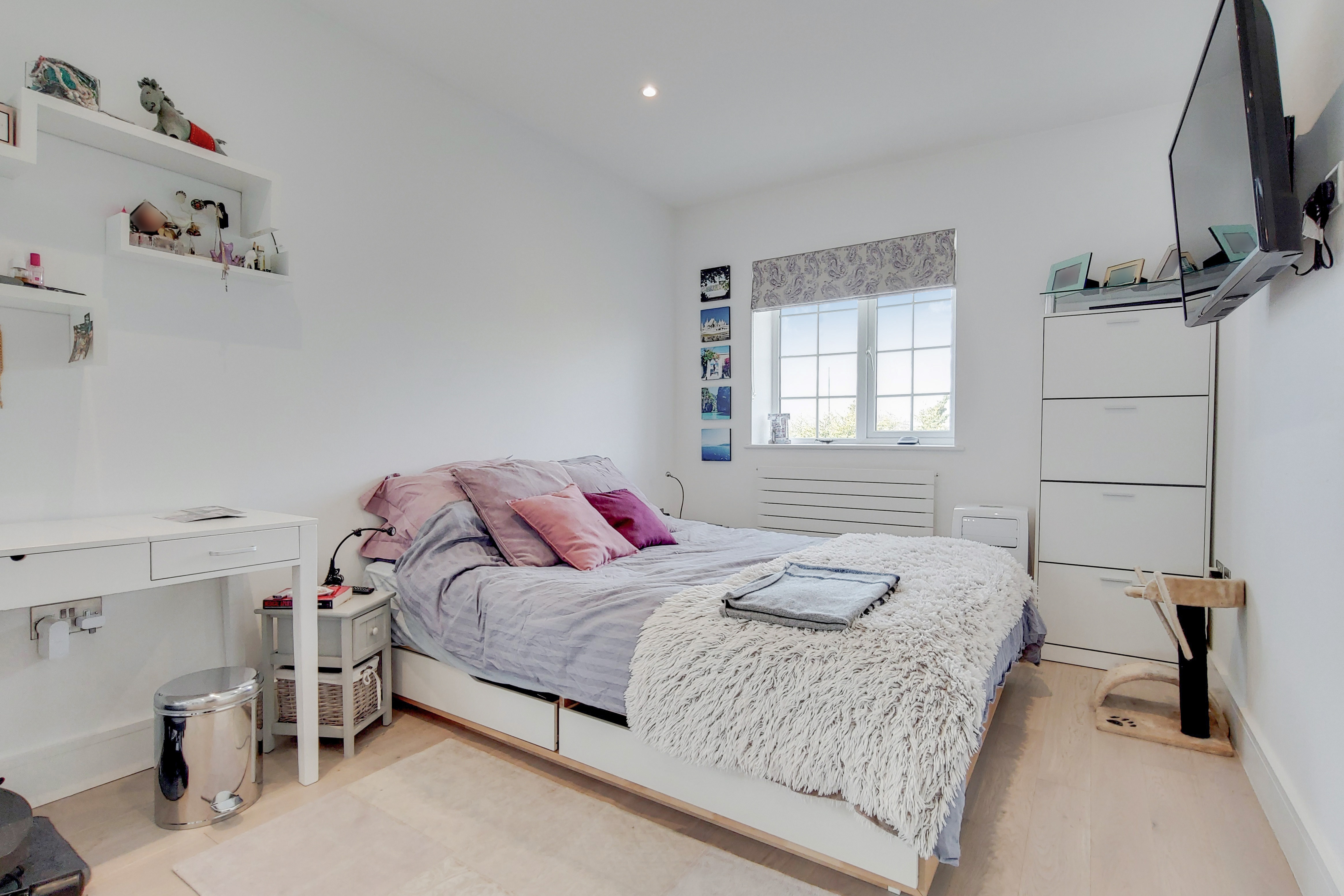 1 bed apartment to rent in Boddington Gardens, Acton 4