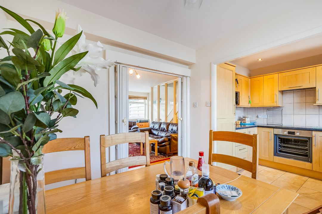 4 bed terraced house for sale in Ealing, London 8