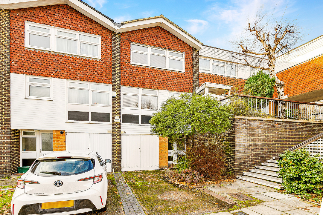 4 bed terraced house for sale in Ealing, London  - Property Image 14
