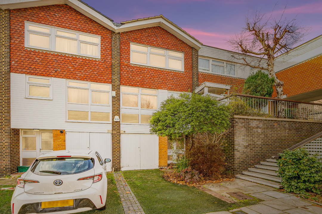 4 bed terraced house for sale in Ealing, London  - Property Image 7