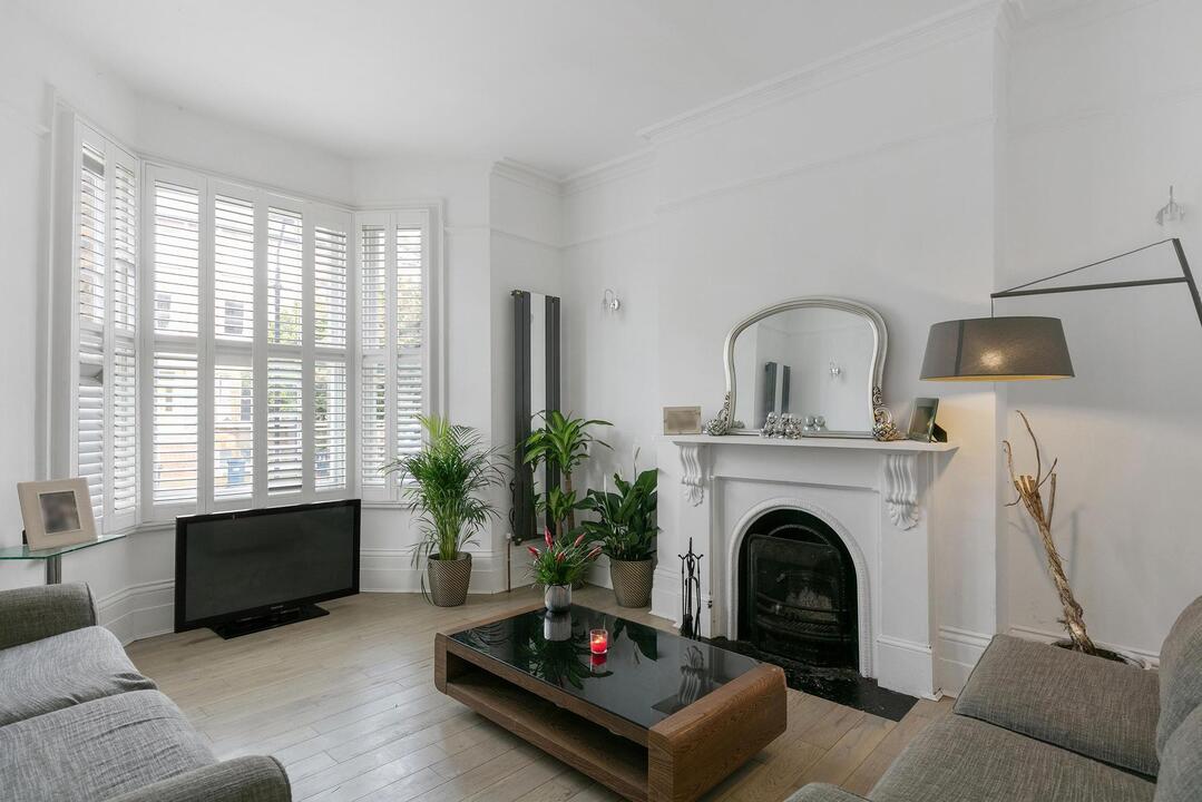 7 bed terraced house for sale in Grange Park, Ealing  - Property Image 3