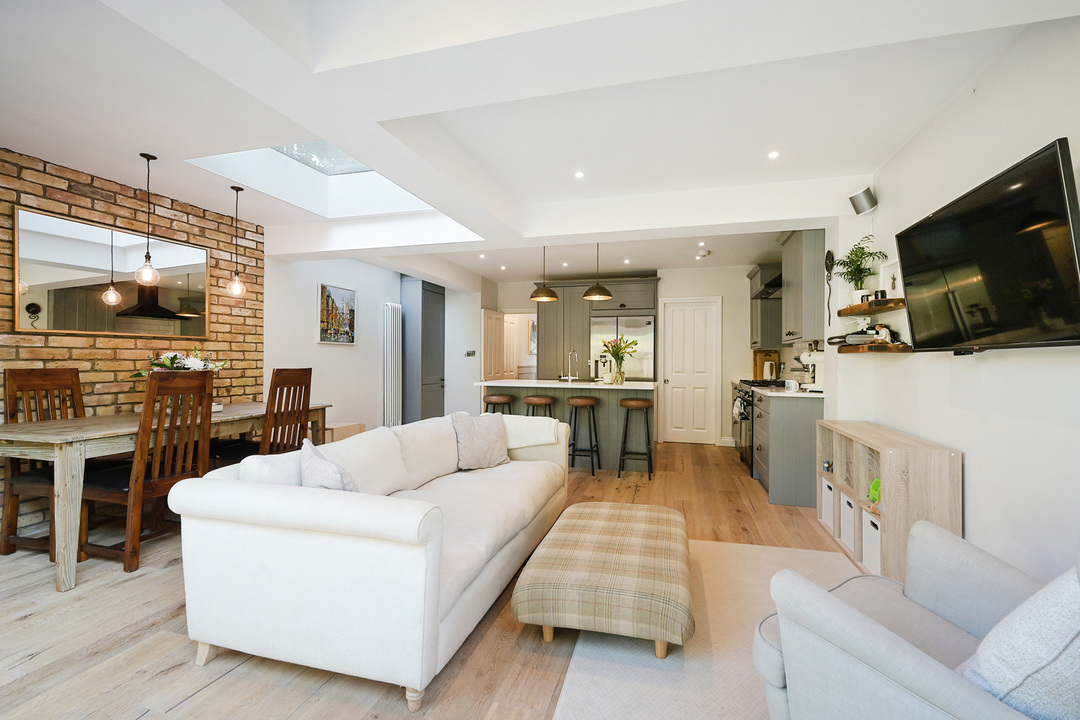 3 bed end of terrace house for sale in Hatfield Road, London  - Property Image 11