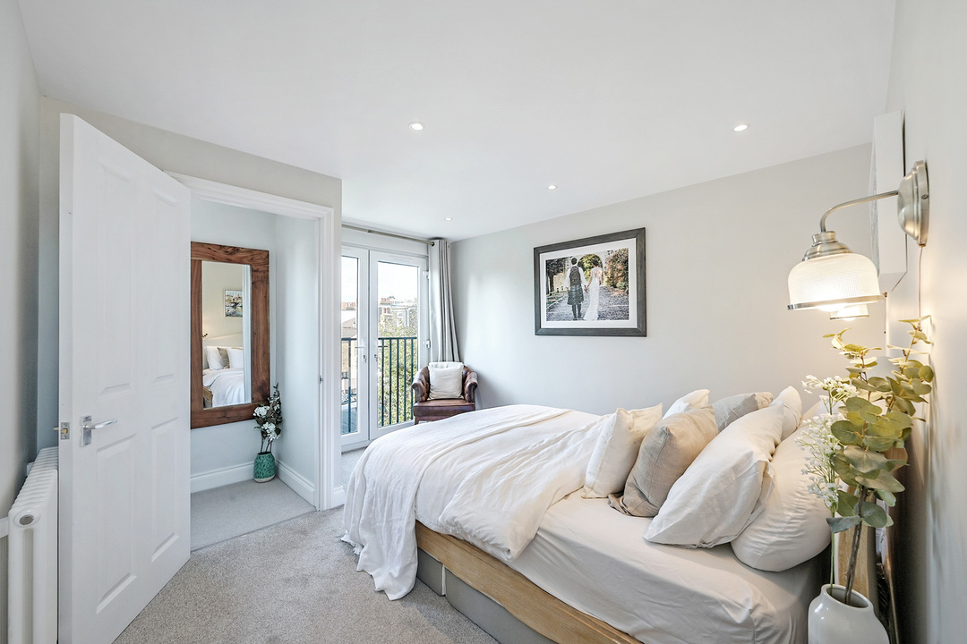 3 bed end of terrace house for sale in Hatfield Road, London  - Property Image 6