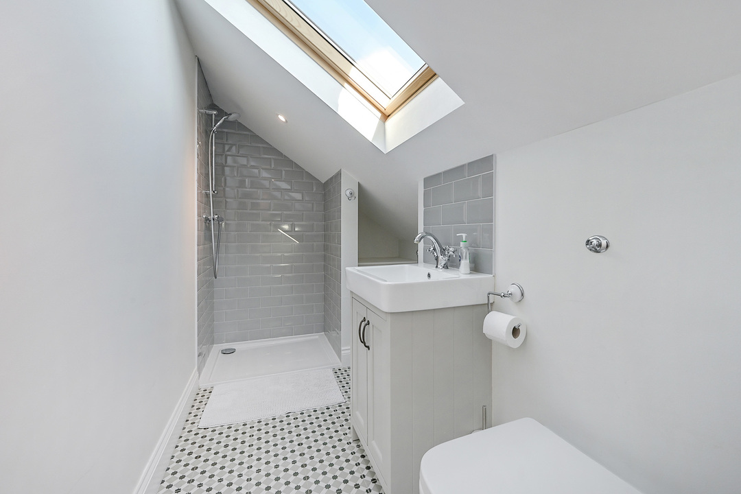3 bed end of terrace house for sale in Hatfield Road, London  - Property Image 12