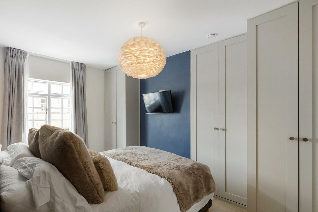 2 bed end of terrace house for sale in Orchard Road, Brentford 11