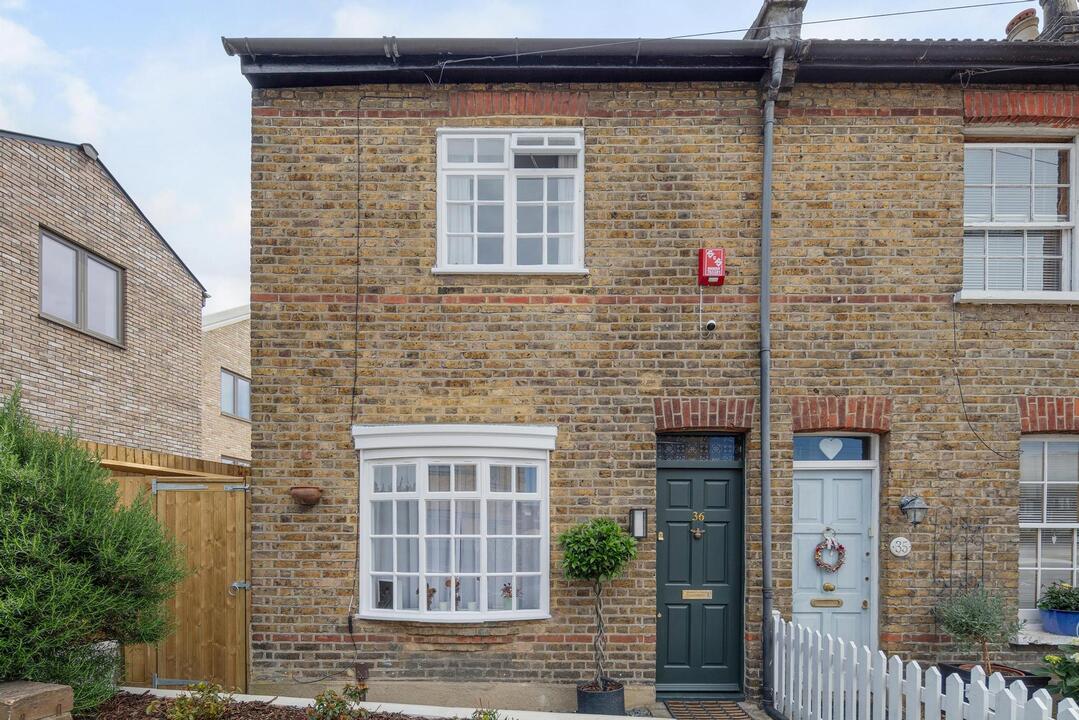 2 bed end of terrace house for sale in Orchard Road, Brentford 18