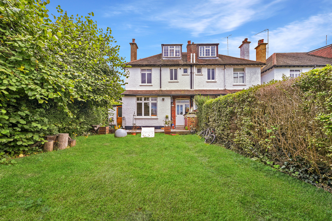 4 bed semi-detached house for sale in Woodfield Crescent, Ealing  - Property Image 4