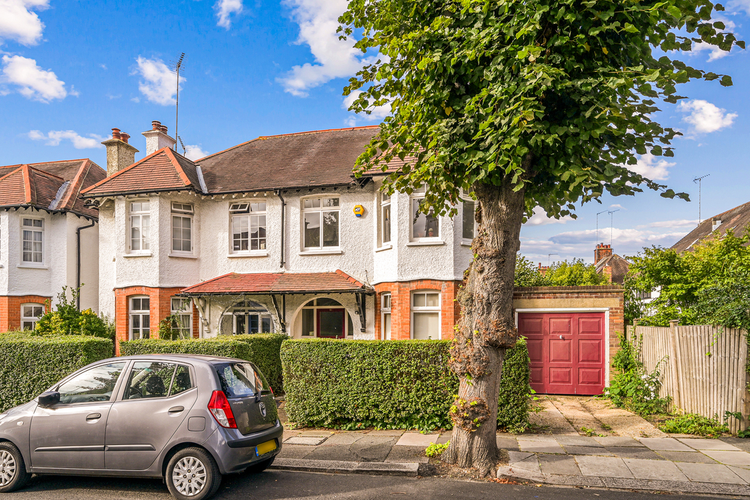 4 bed semi-detached house for sale in Woodfield Crescent, Ealing  - Property Image 11