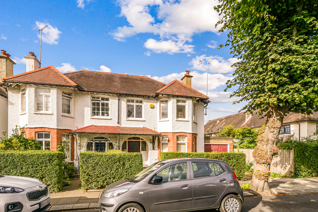 4 bed semi-detached house for sale in Woodfield Crescent, Ealing  - Property Image 16