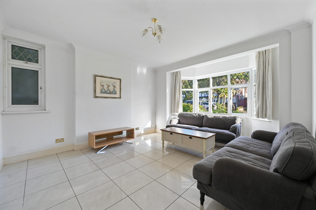 4 bed semi-detached house to rent in Princes Gardens, Acton  - Property Image 2