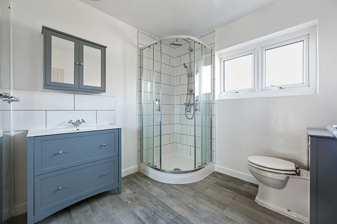 4 bed semi-detached house to rent in Princes Gardens, Acton, London, W3 9