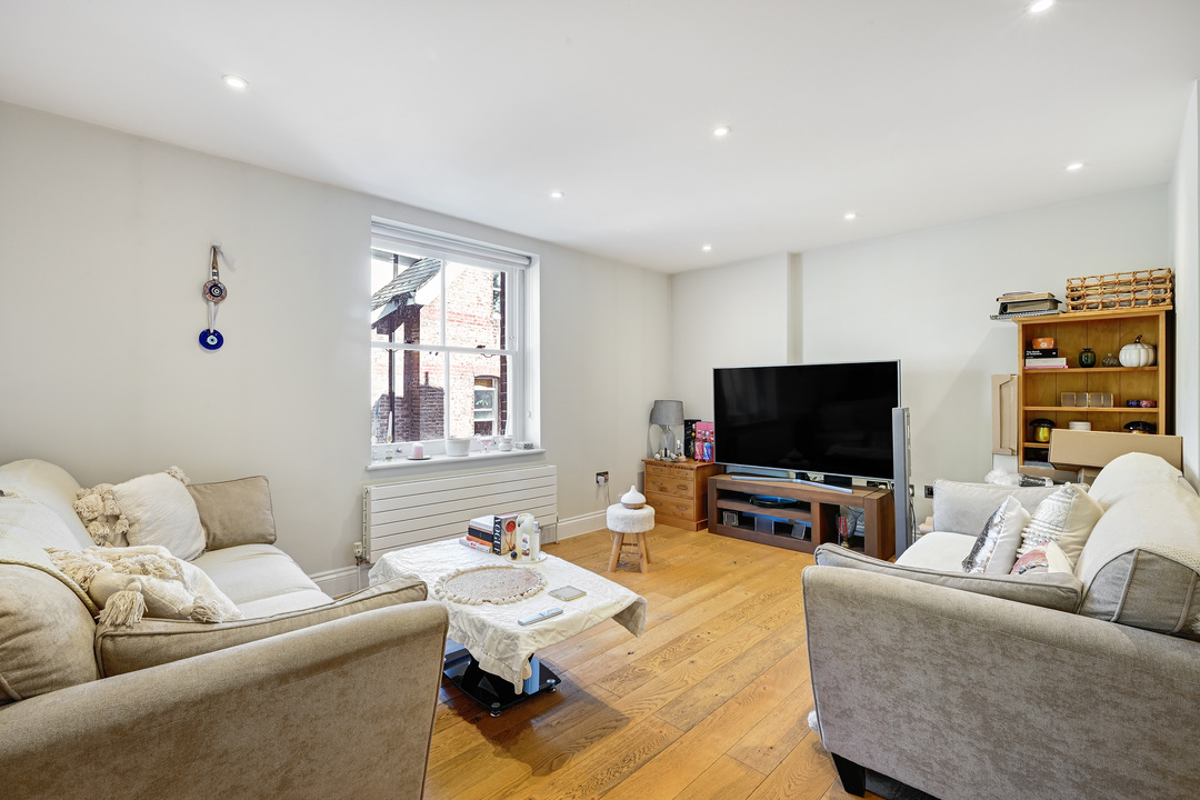 2 bed apartment to rent in North Common Road, Ealing  - Property Image 5