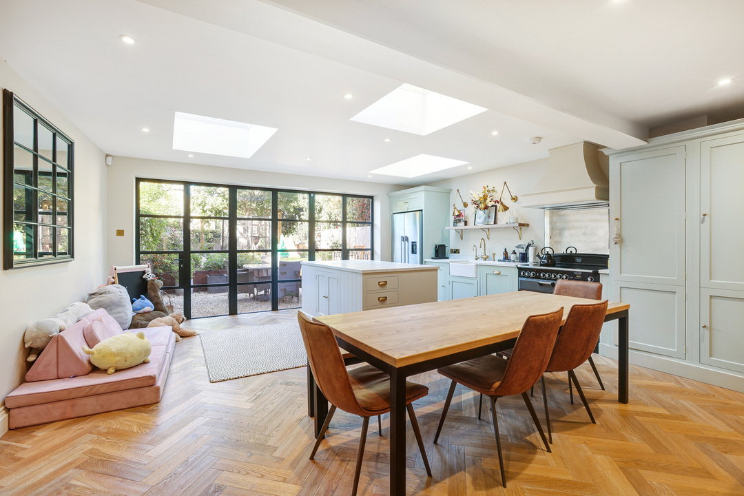 5 bed terraced house for sale in The Grove, Ealing, London, W5 - Property Image 1