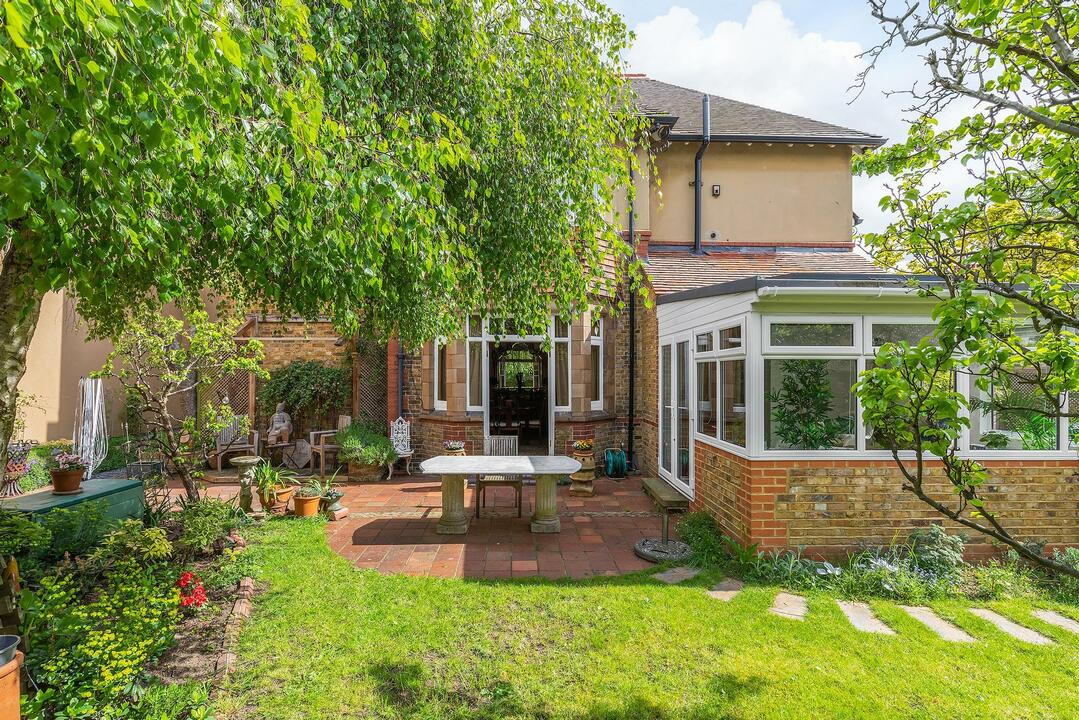 5 bed semi-detached house for sale in Somerset Road, Brentford  - Property Image 26