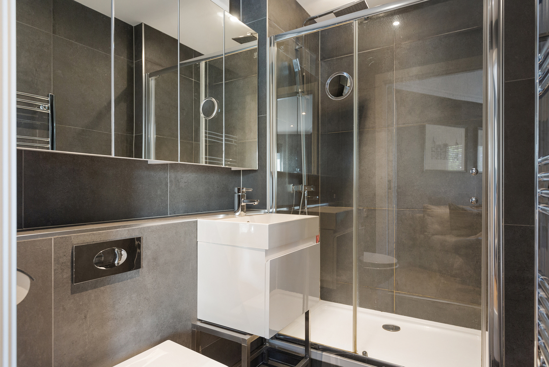 3 bed apartment for sale in Uxbridge Road, Ealing, London, W5 15