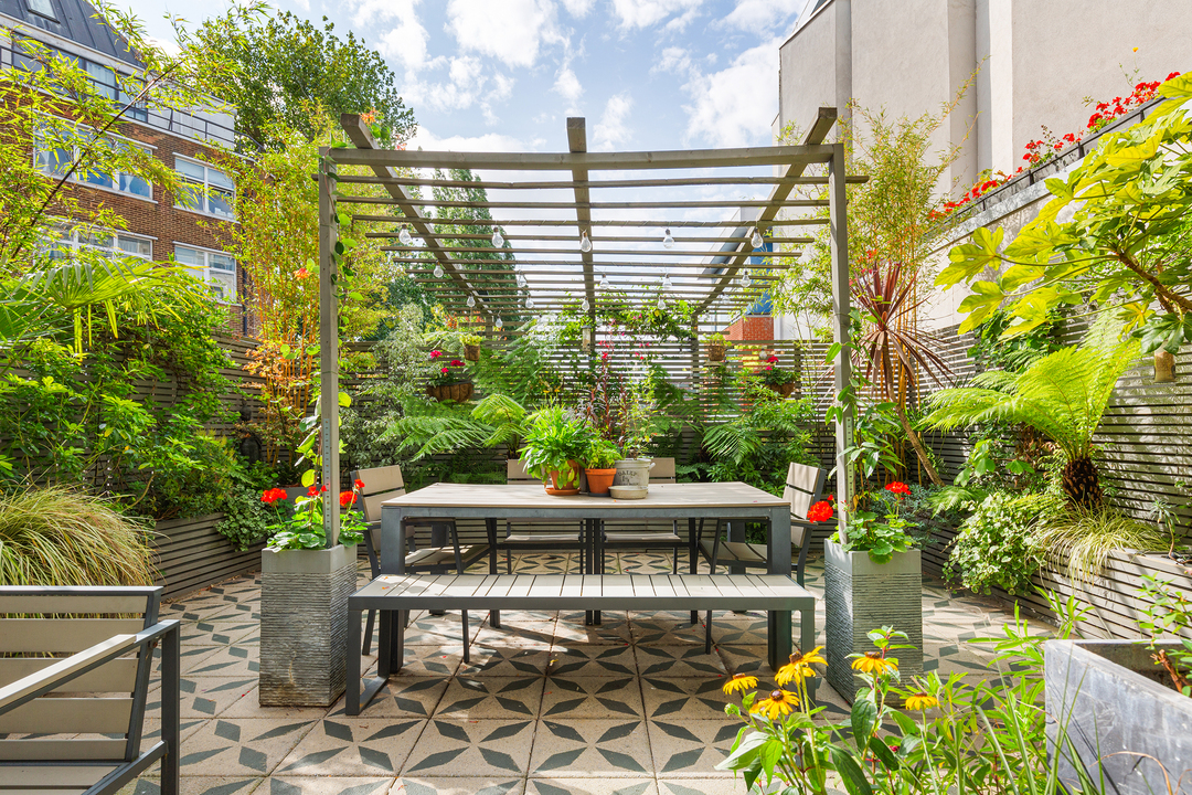 3 bed apartment for sale in Uxbridge Road, Ealing, London, W5 13