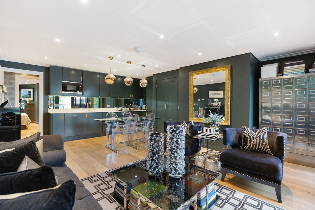 3 bed apartment for sale in Uxbridge Road, Ealing, London, W5 6