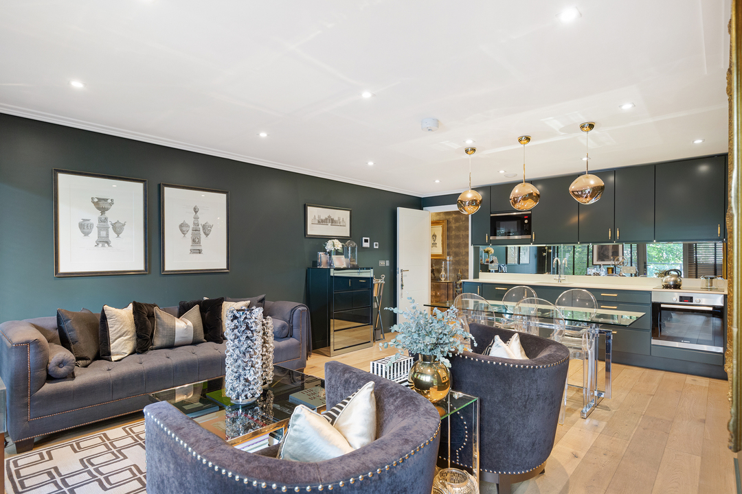 3 bed apartment for sale in Uxbridge Road, Ealing, London, W5 2