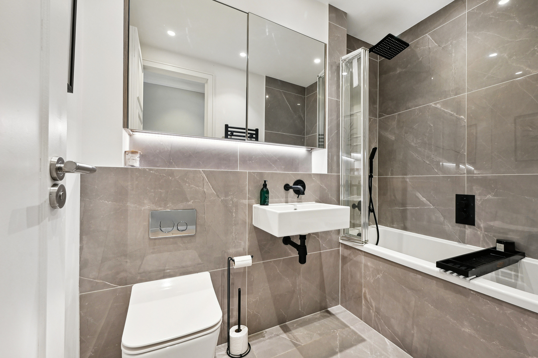 2 bed apartment for sale in Sutherland Road, Ealing 5