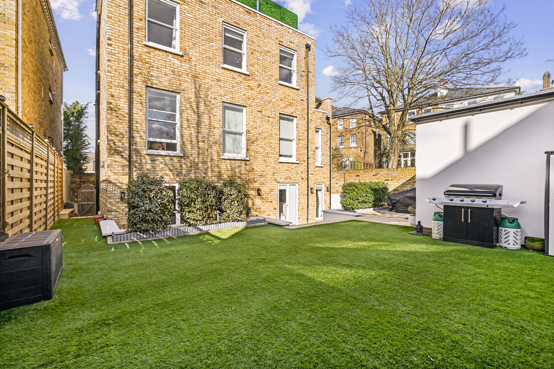 2 bed apartment for sale in Sutherland Road, Ealing  - Property Image 4