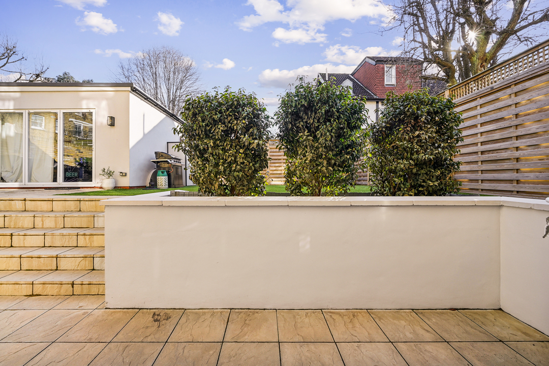 2 bed apartment for sale in Sutherland Road, Ealing 13