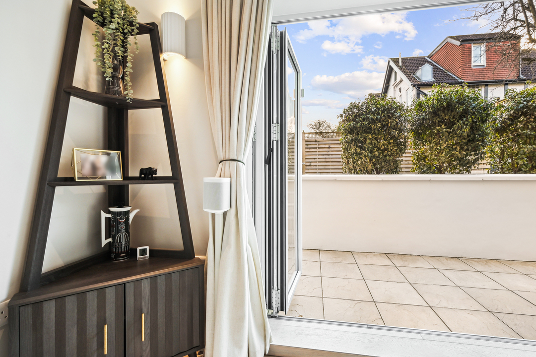 2 bed apartment for sale in Sutherland Road, Ealing 14