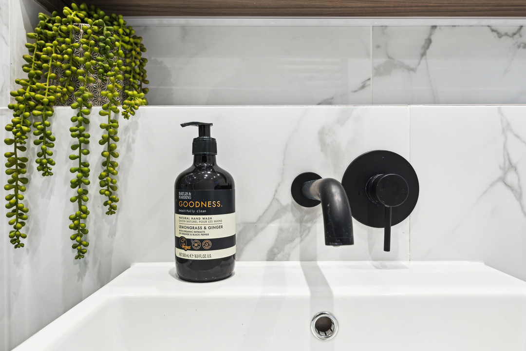 2 bed apartment for sale in Sutherland Road, Ealing 16