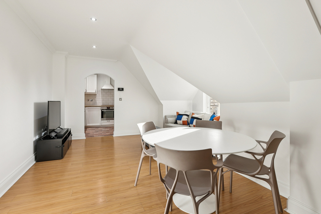 2 bed apartment for sale in Castlebar Park, Ealing, London, W5  - Property Image 5
