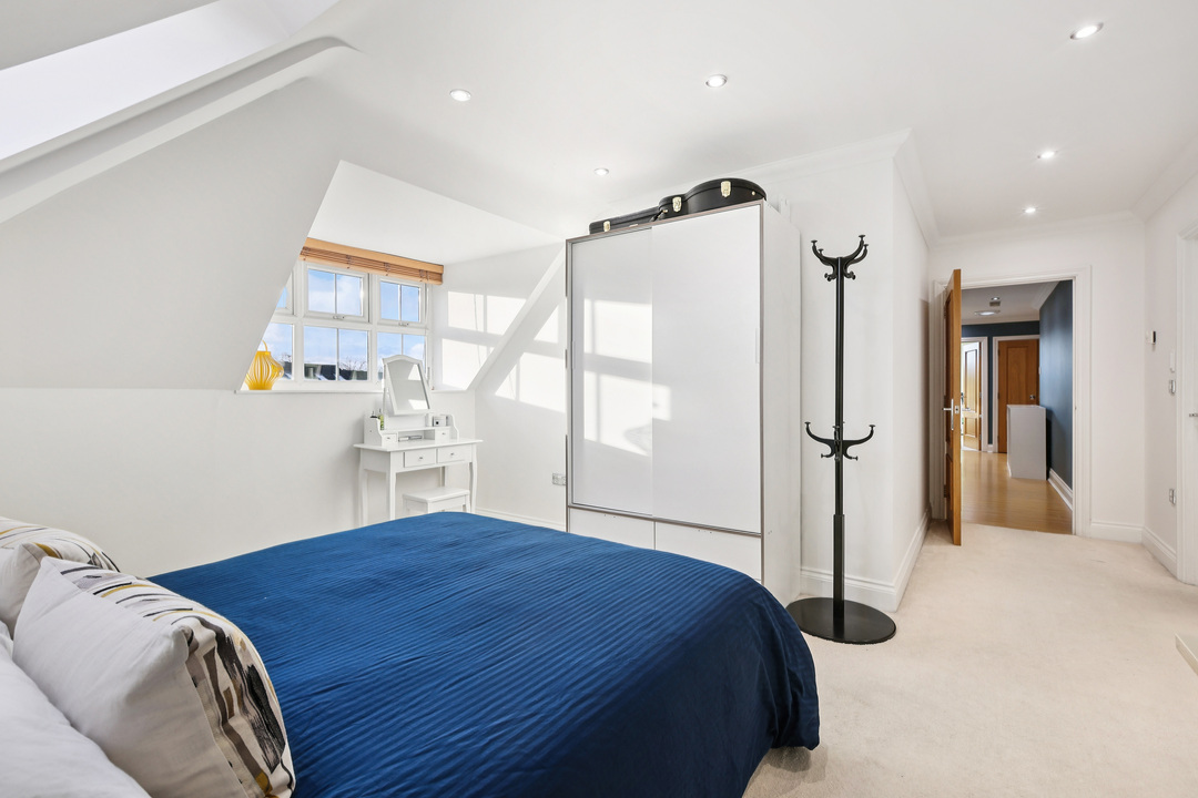 2 bed apartment for sale in Castlebar Park, Ealing, London, W5  - Property Image 7