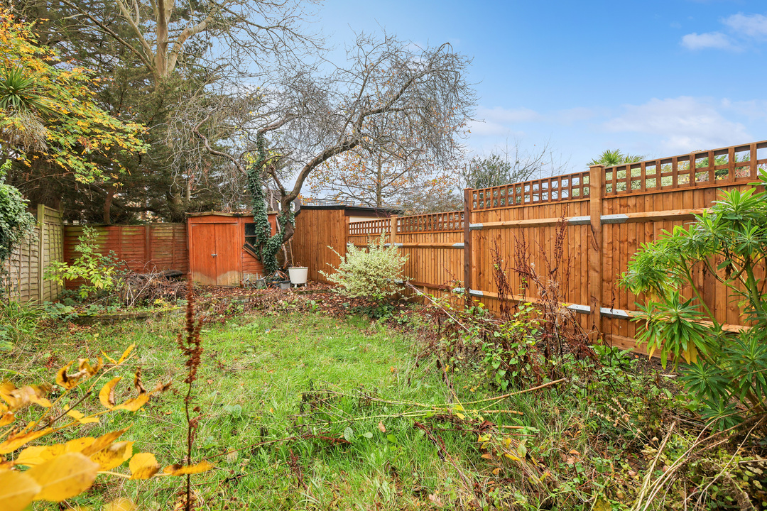 1 bed apartment for sale in Bradley Gardens, Ealing, London, W13  - Property Image 3