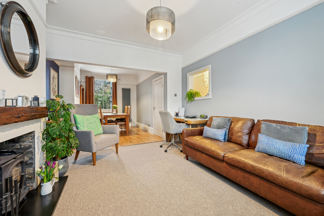 2 bed terraced house for sale in Endsleigh Road, Ealing  - Property Image 2